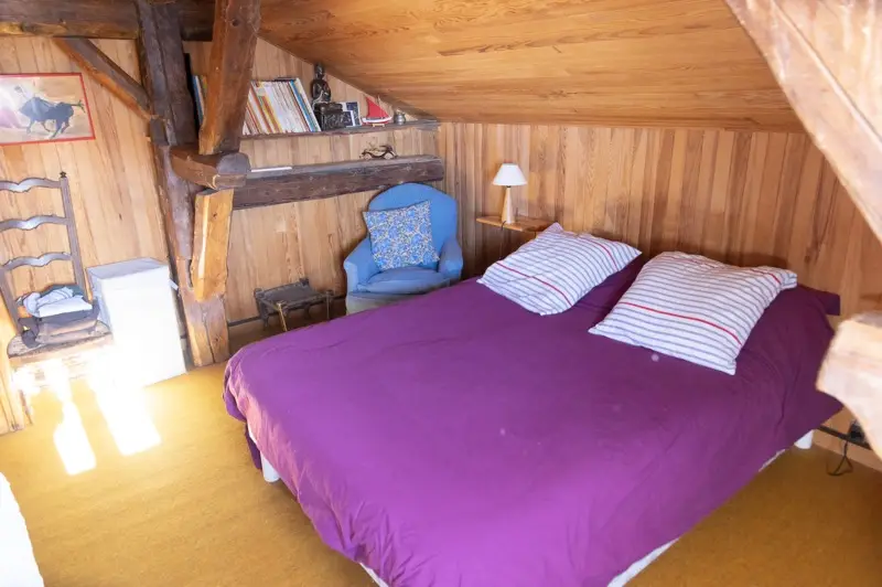 Chambre double sous le toit avec vue sur la vallée